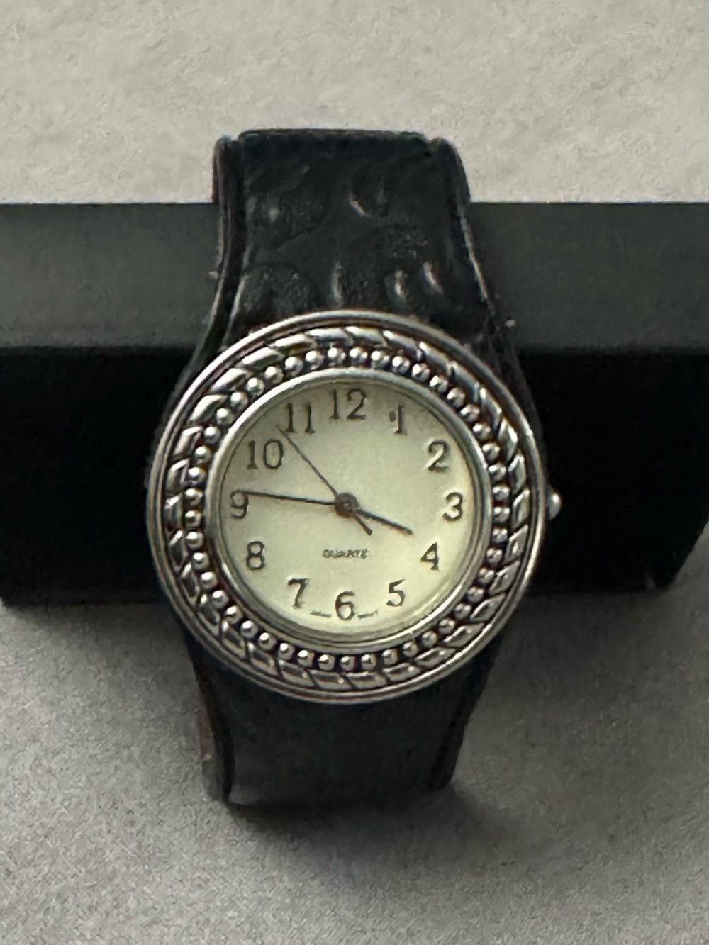 Vintage Black Leather Quartz Watch with Silver-Tone Bezel